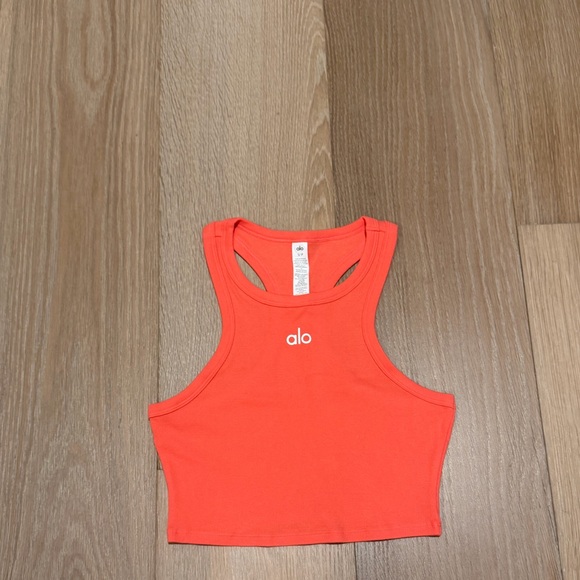 ALO Yoga aspire tank in  Red hot summer - Picture 2 of 7